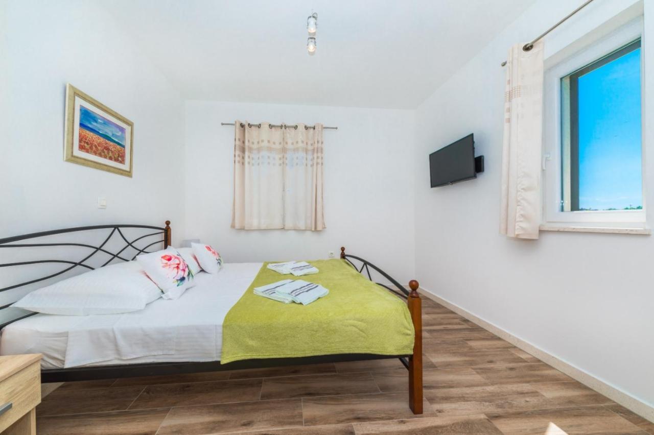 Apartment Nina Stobreč Buitenkant foto
